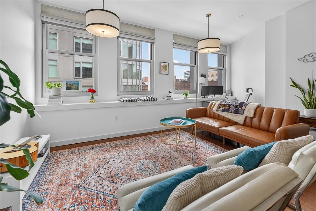 1 bed, 1 bath apartment for rent at 88 Kingston St Unit 6C, Midtown — photo 3 of 23