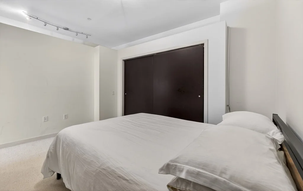 1 bed, 1 bath apartment for rent at 88 Kingston St Unit 6C, Midtown — photo 22 of 23