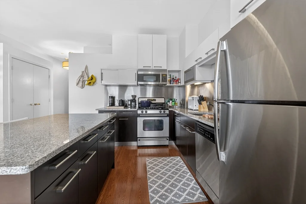1 bed, 1 bath apartment for rent at 88 Kingston St Unit 6C, Midtown — photo 15 of 23