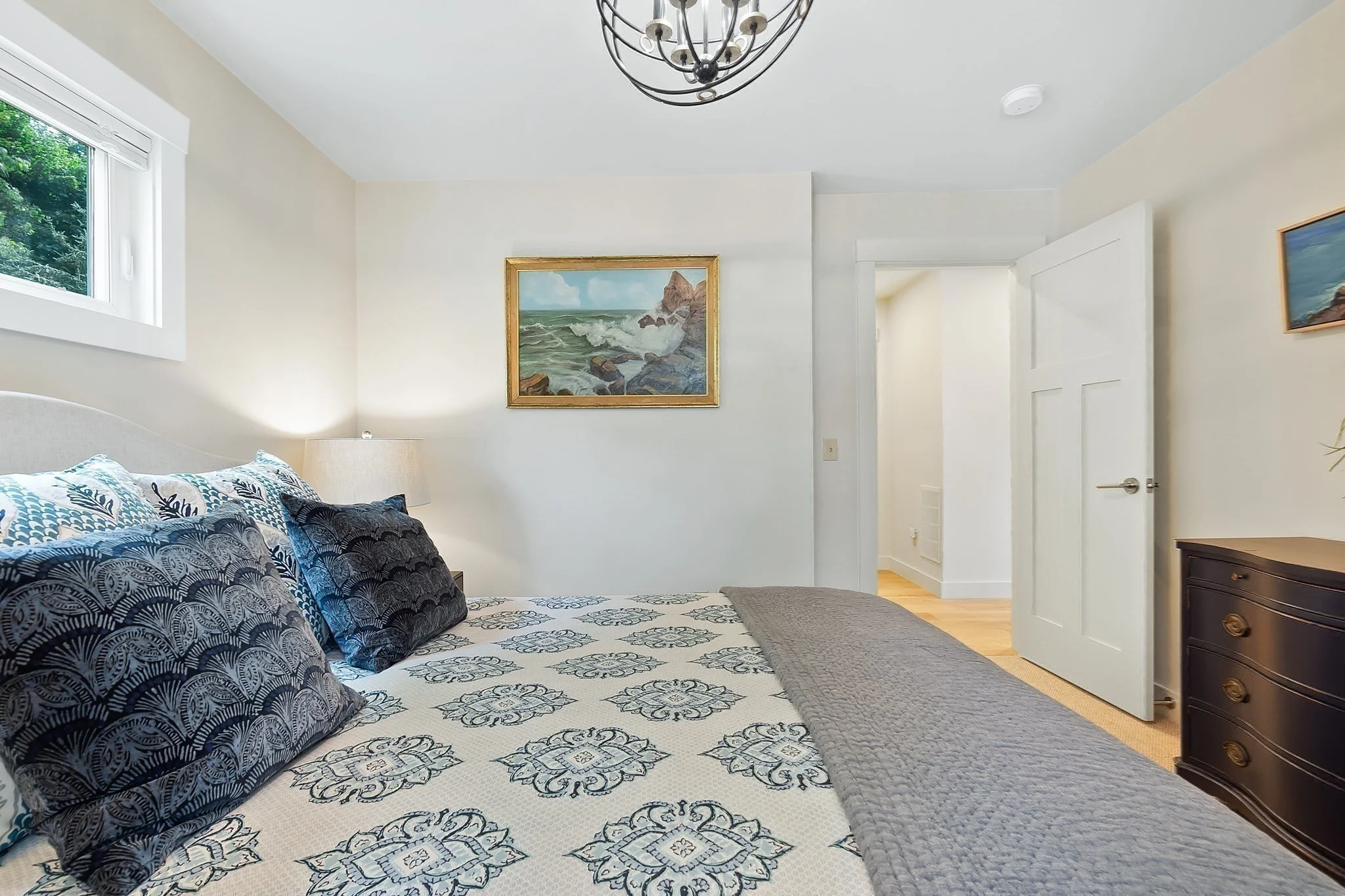 3 bed, 3 bath apartment for rent at 88 Little Neck Rd, Great Neck — photo 15 of 42