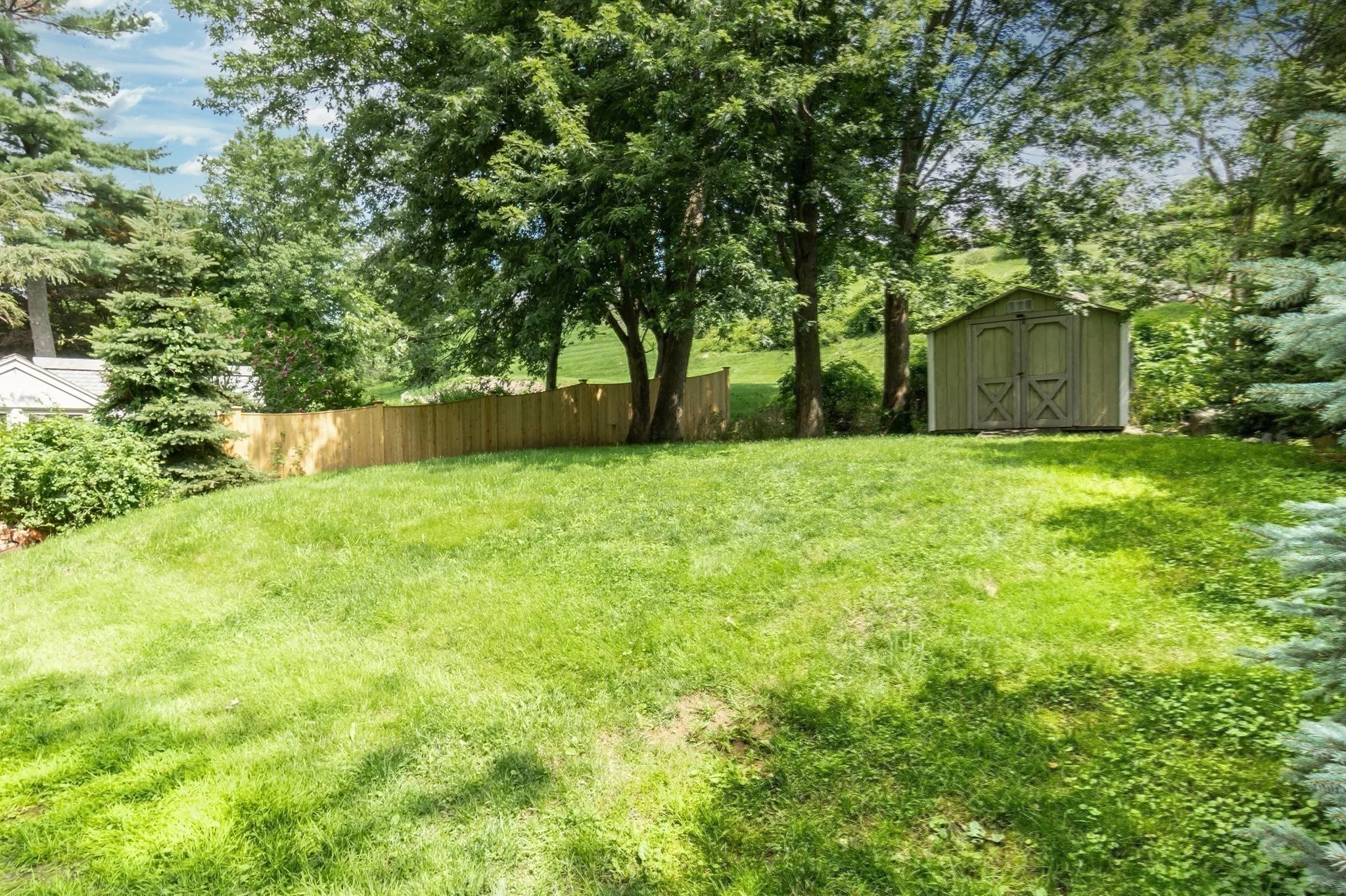 3 bed, 3 bath apartment for rent at 88 Little Neck Rd, Great Neck — photo 42 of 42