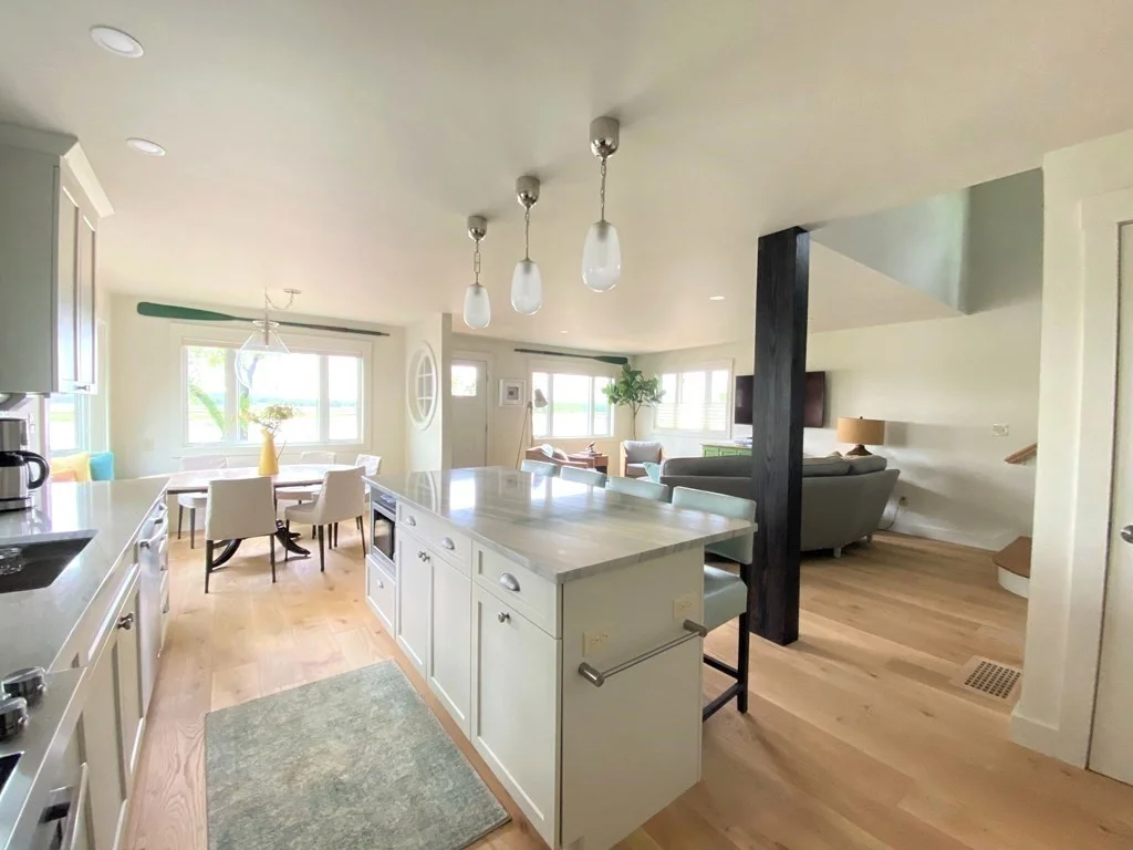 3 bed, 3 bath apartment for rent at 88 Little Neck Rd, Great Neck — photo 3 of 18