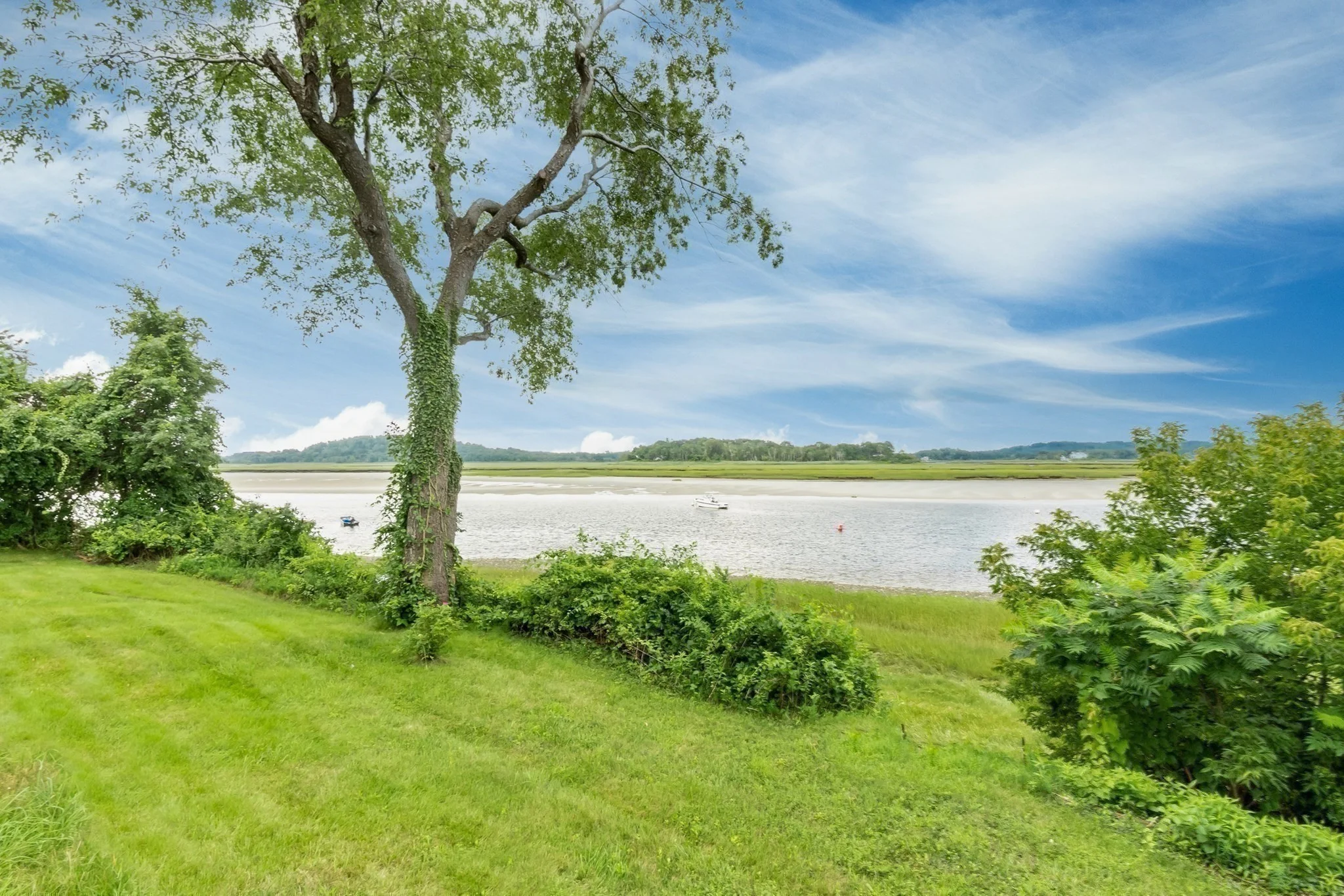 3 bed, 3 bath apartment for rent at 88 Little Neck Rd, Great Neck — photo 30 of 42