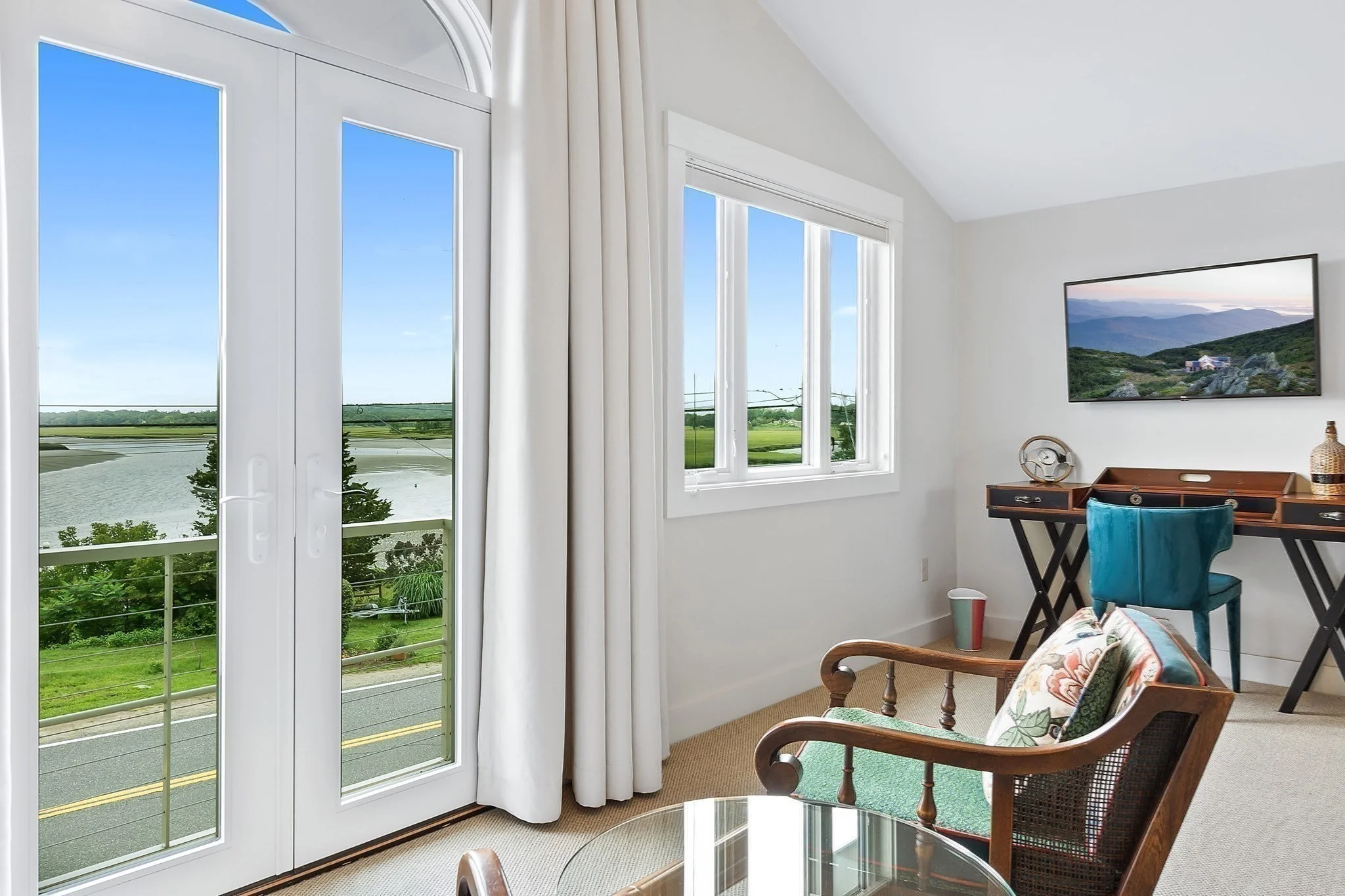 3 bed, 3 bath apartment for rent at 88 Little Neck Rd, Great Neck — photo 36 of 42