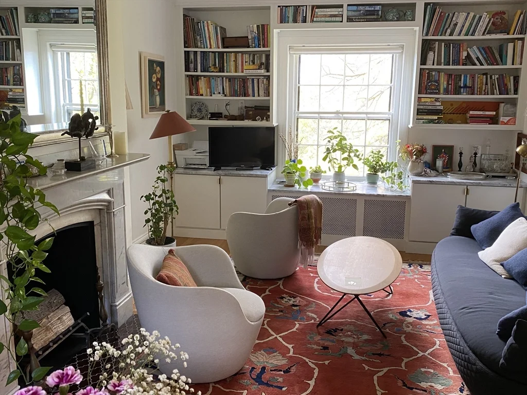 1 bed, 1 bath apartment for rent at 88 Mount Vernon Unit 32, Beacon Hill — photo 3 of 10
