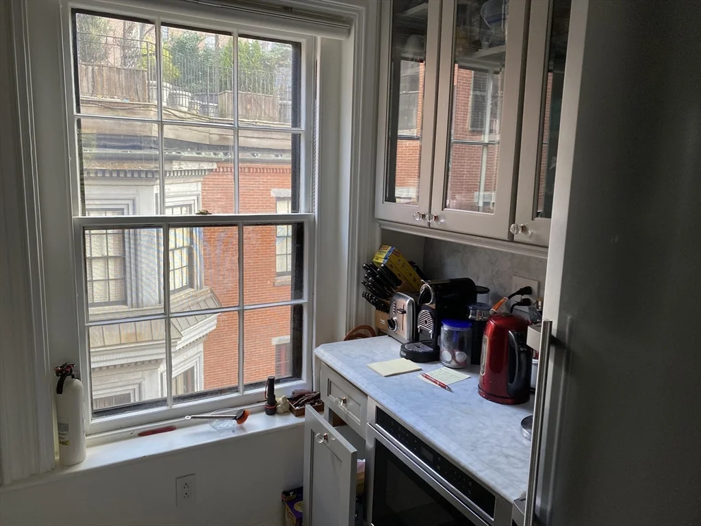 1 bed, 1 bath apartment for rent at 88 Mount Vernon Unit 32, Beacon Hill — photo 7 of 10