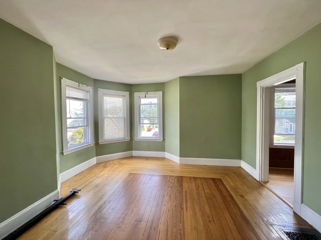 4 bed, 1 bath apartment for rent at 88 Murdock St Unit N/A, Boston — photo 6 of 15