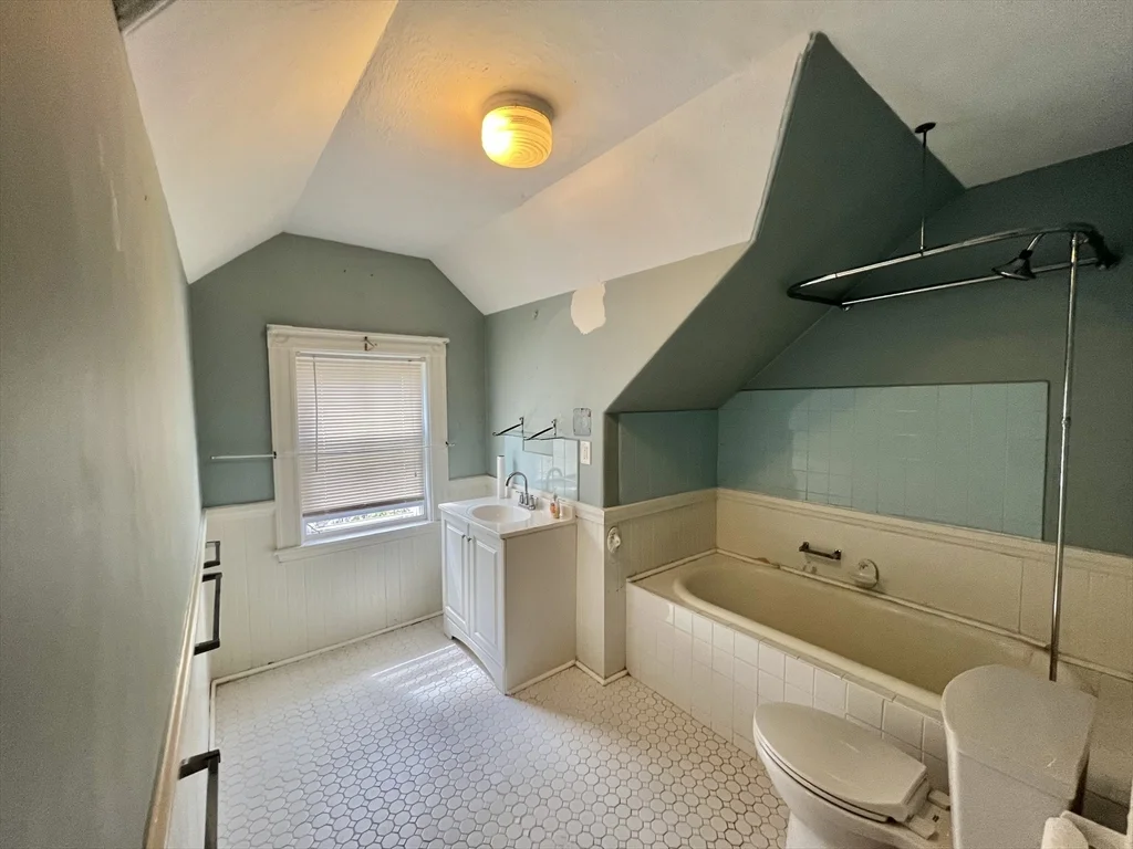 4 bed, 1 bath apartment for rent at 88 Murdock St Unit N/A, Boston — photo 12 of 15