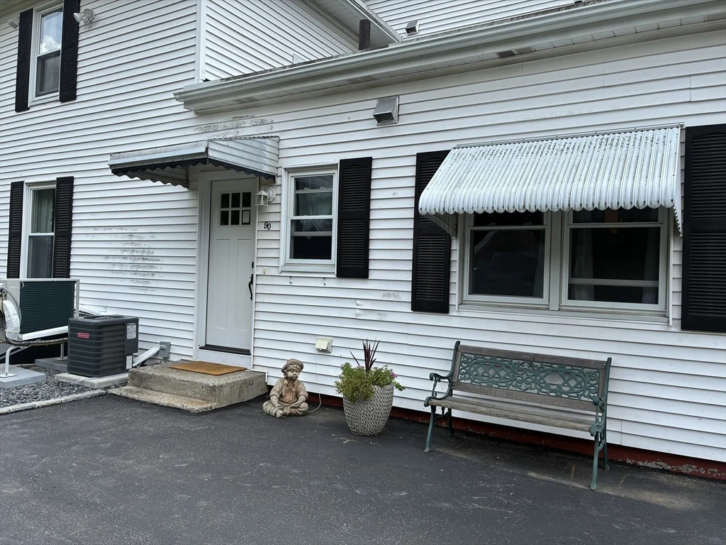 1 bed, 1 bath apartment for rent at 88 Newman Ave Unit a, Seekonk — photo 2 of 18