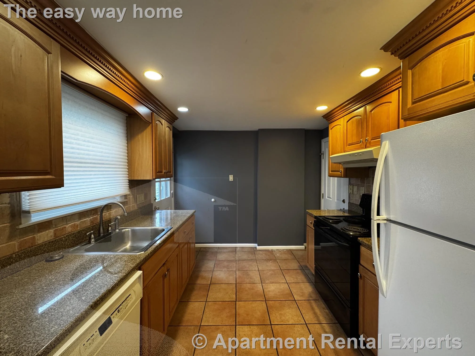 3 bed, 1 bath apartment for rent at 88 North St, Tufts — photo 2 of 16