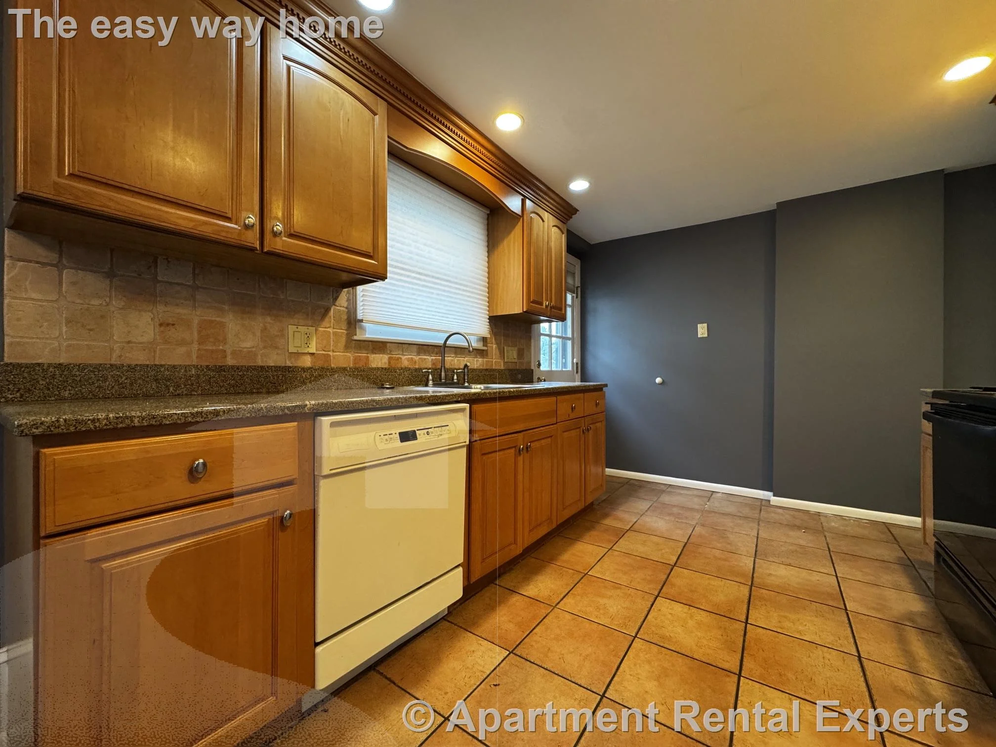 3 bed, 1 bath apartment for rent at 88 North St, Tufts — photo 3 of 16