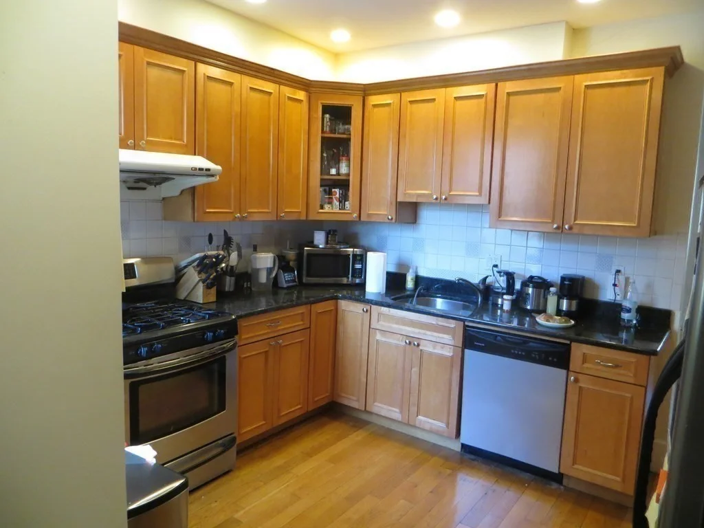 3 bed, 2 bath apartment for rent at 88 Pleasant Unit 2, Coolidge Corner — photo 13 of 23