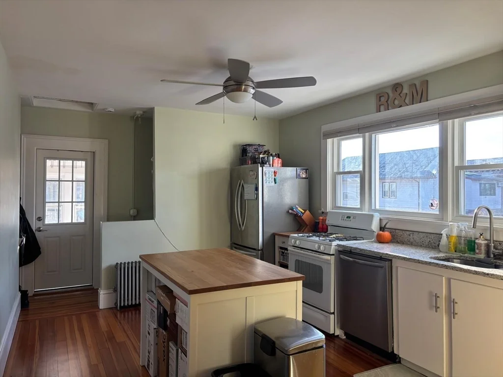 2 bed, 1 bath apartment for rent at 88 Quincy St Unit 2, Tufts University — photo 2 of 17