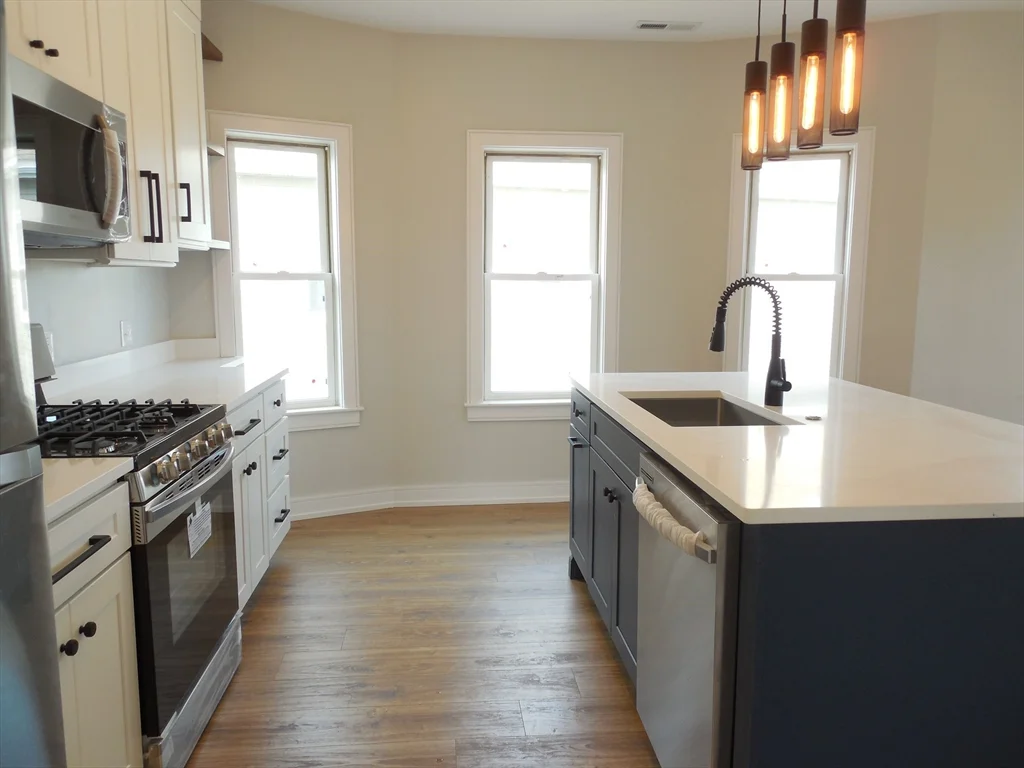 3 bed, 2 bath apartment for rent at 88 School St Unit B, Watertown — photo 7 of 18