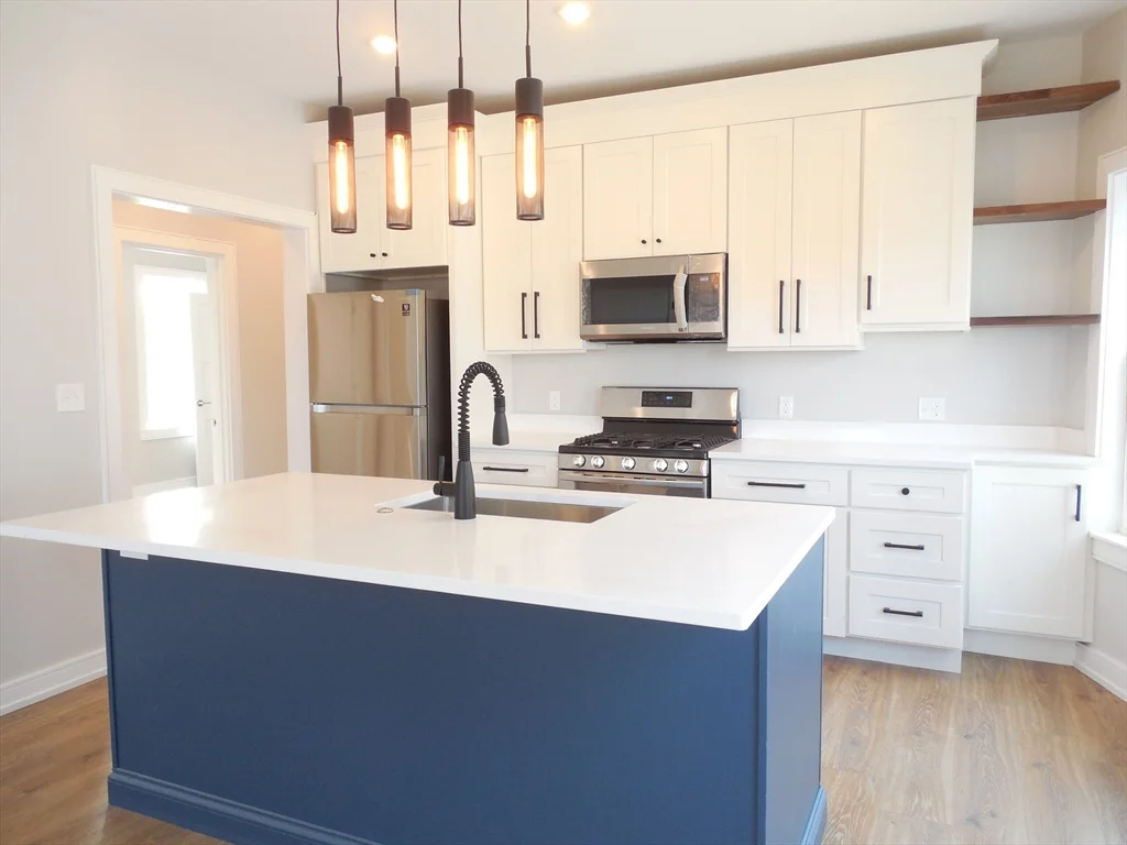 3 bed, 2 bath apartment for rent at 88 School St Unit B, Watertown — photo 4 of 18