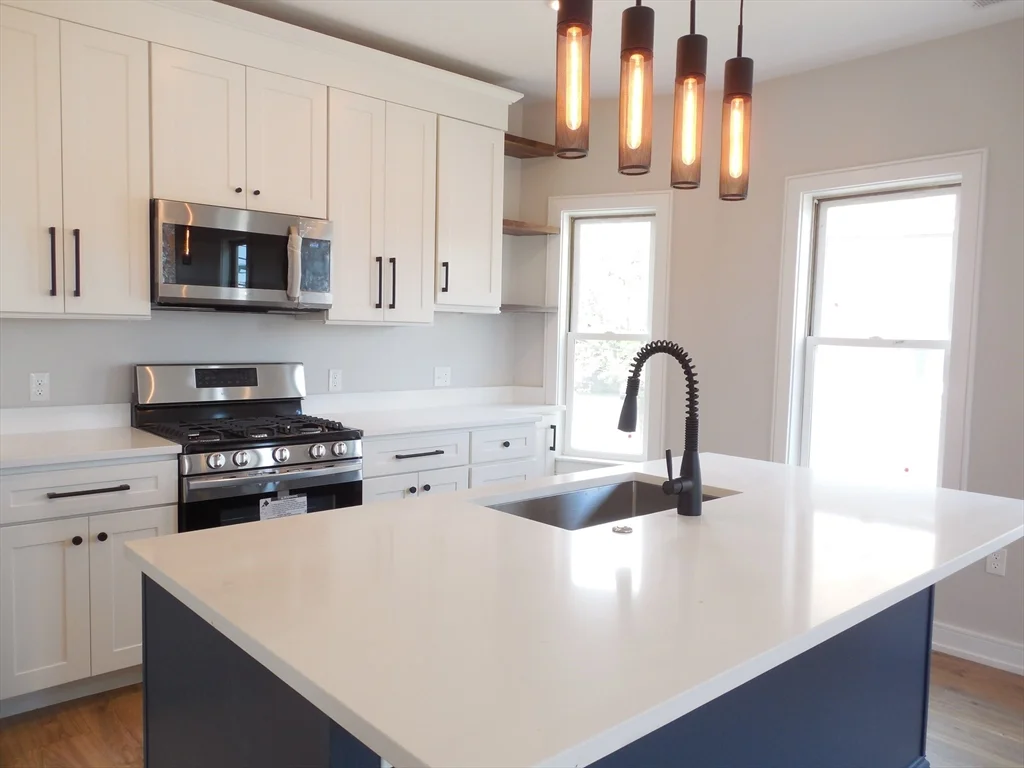 3 bed, 2 bath apartment for rent at 88 School St Unit B, Watertown — photo 6 of 18