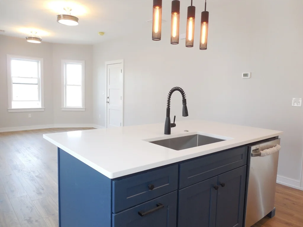 3 bed, 2 bath apartment for rent at 88 School St Unit B, Watertown — photo 5 of 18