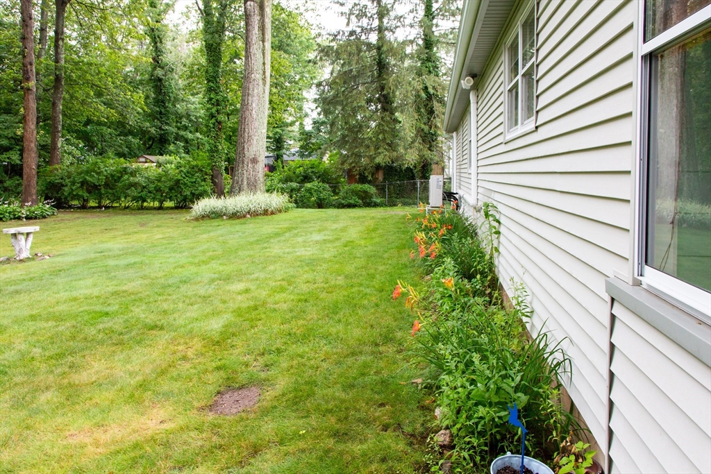 3 bed, 1 bath apartment for rent at 88 Sutherland Rd, North Attleboro — photo 21 of 24