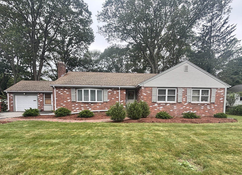 3 bed, 1 bath apartment for rent at 88 Sutherland Rd, North Attleboro — photo 1 of 24