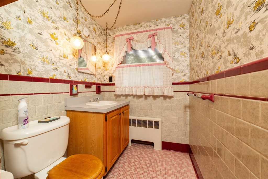 3 bed, 1 bath apartment for rent at 88 Sutherland Rd, North Attleboro — photo 15 of 24