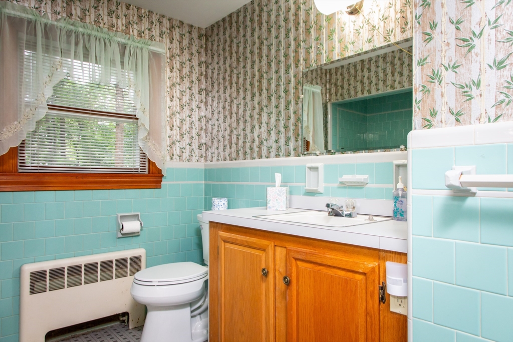 3 bed, 1 bath apartment for rent at 88 Sutherland Rd, North Attleboro — photo 12 of 24