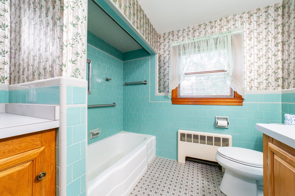 3 bed, 1 bath apartment for rent at 88 Sutherland Rd, North Attleboro — photo 13 of 24