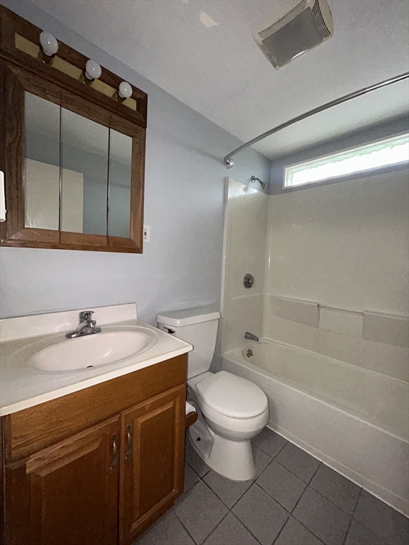 2 bed, 1 bath apartment for rent at 88 Sylvia St Unit -, Arlington — photo 13 of 17