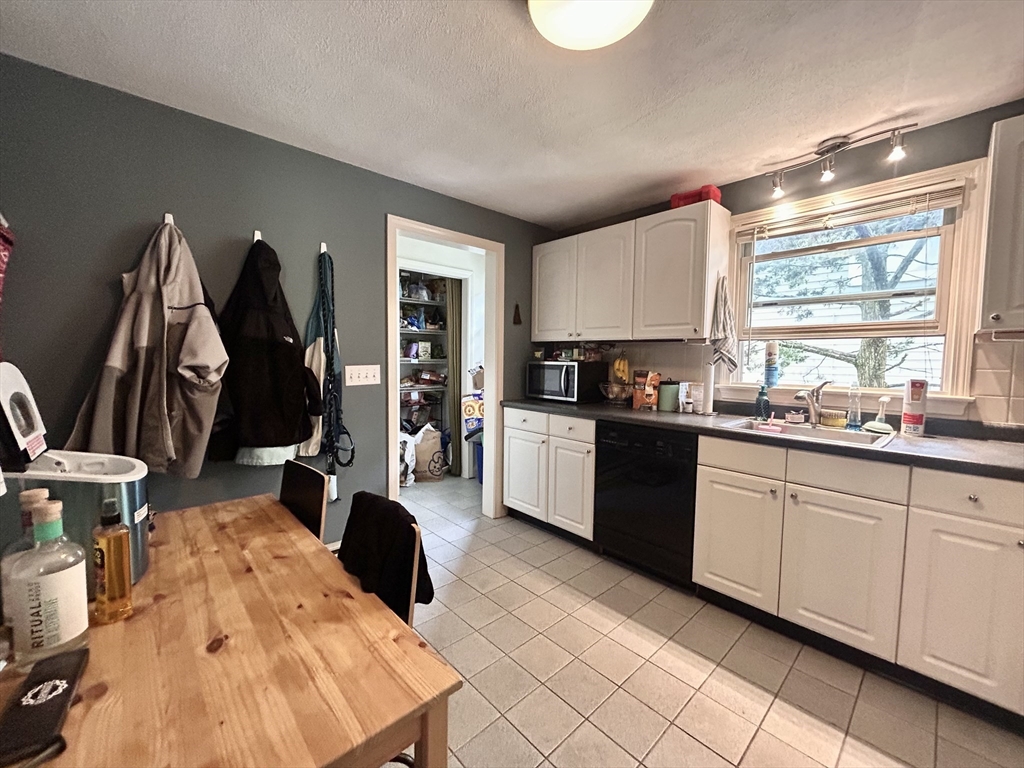 2 bed, 1 bath apartment for rent at 88 Sylvia St Unit -, Arlington