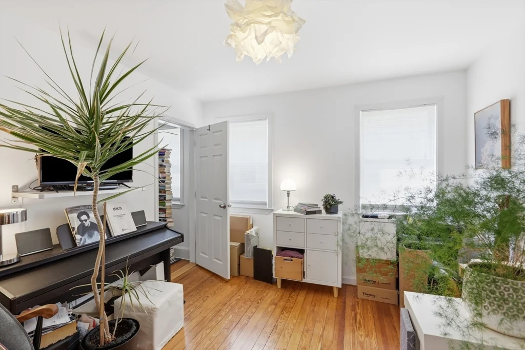 3 bed, 1 bath apartment for rent at 88 Vernal St Unit A, Everett — photo 12 of 18