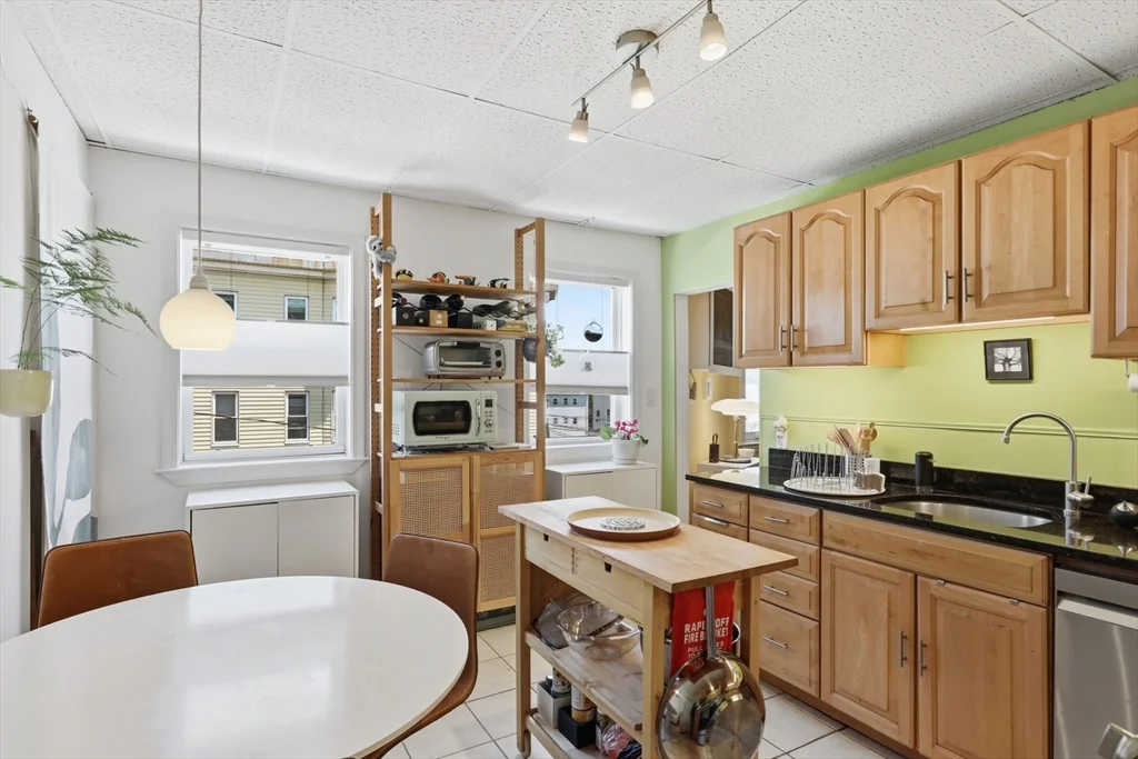 3 bed, 1 bath apartment for rent at 88 Vernal St Unit A, Everett — photo 6 of 18