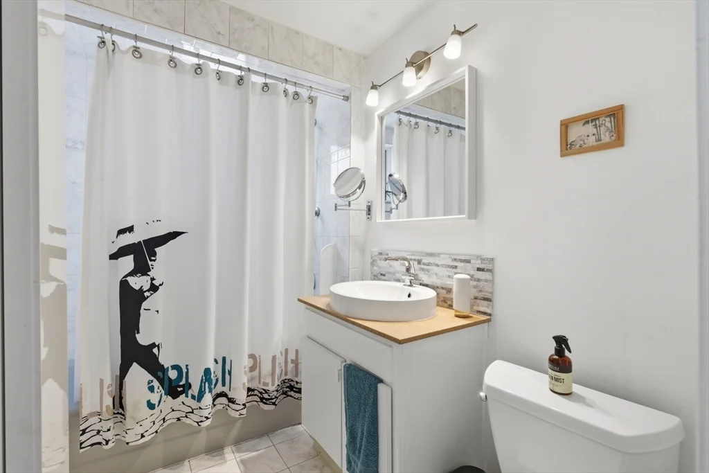 3 bed, 1 bath apartment for rent at 88 Vernal St Unit A, Everett — photo 14 of 18