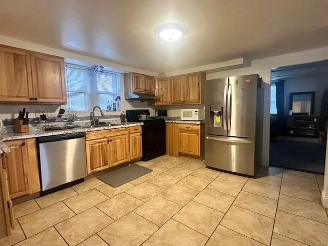 4 bed, 1 bath apartment for rent at 88 Wahconah St Unit -, Pittsfield — photo 5 of 17