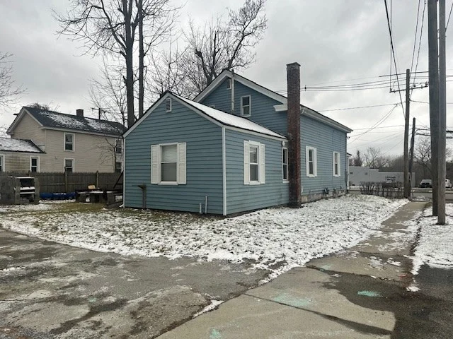 4 bed, 1 bath apartment for rent at 88 Wahconah St Unit -, Pittsfield — photo 1 of 17