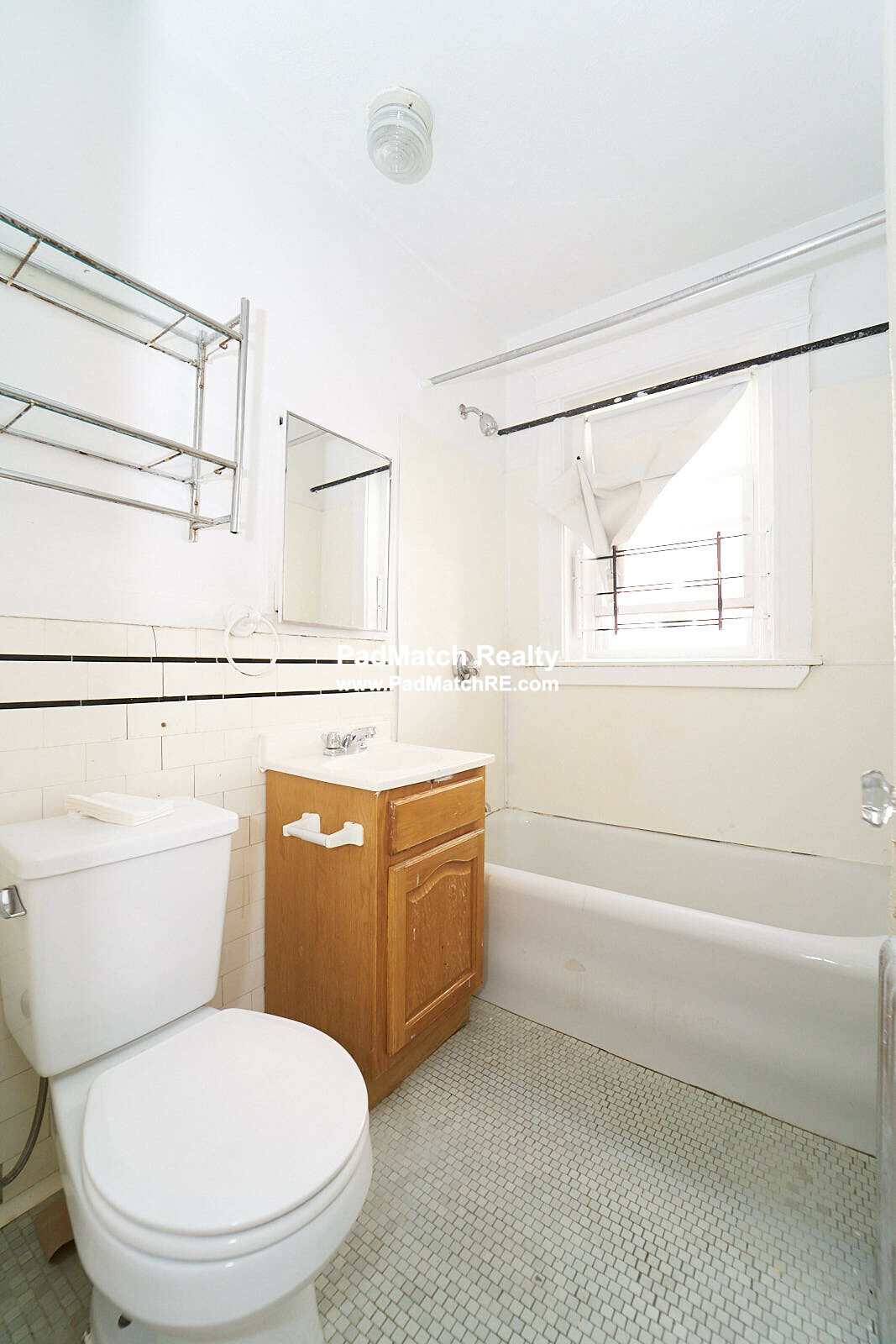 Studio bed, 1 bath apartment for rent at 88 Washington St Unit 3, Brighton — photo 4 of 9