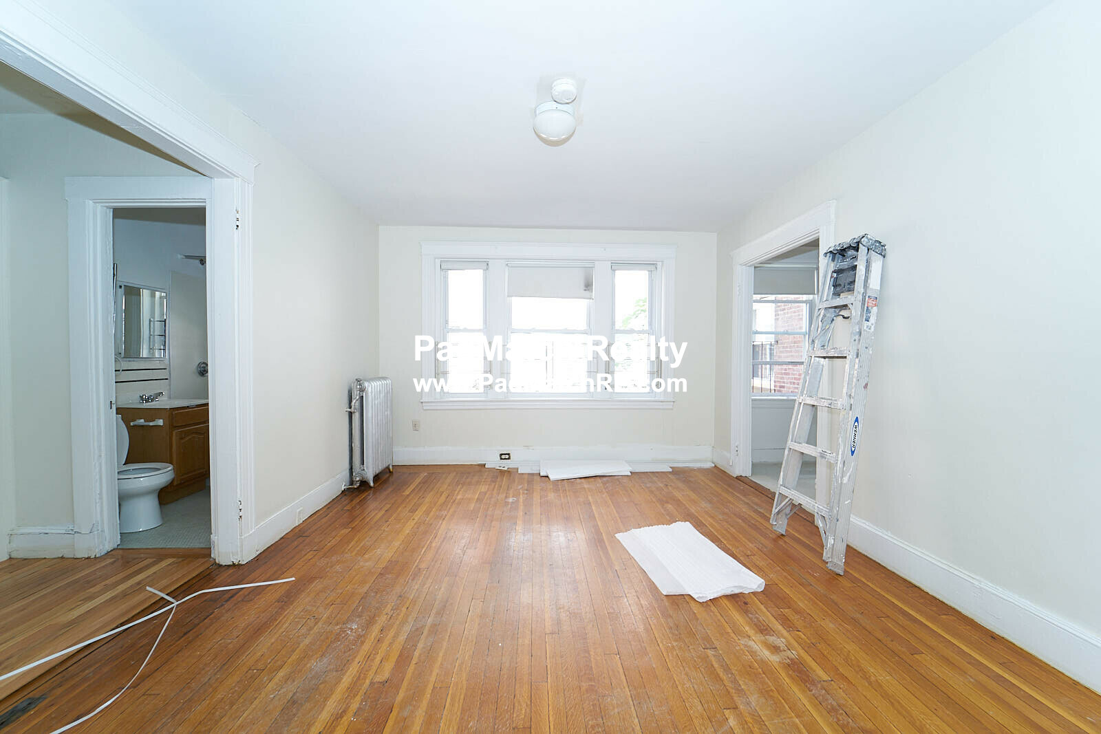 Studio bed, 1 bath apartment for rent at 88 Washington St Unit 3, Brighton — photo 1 of 9