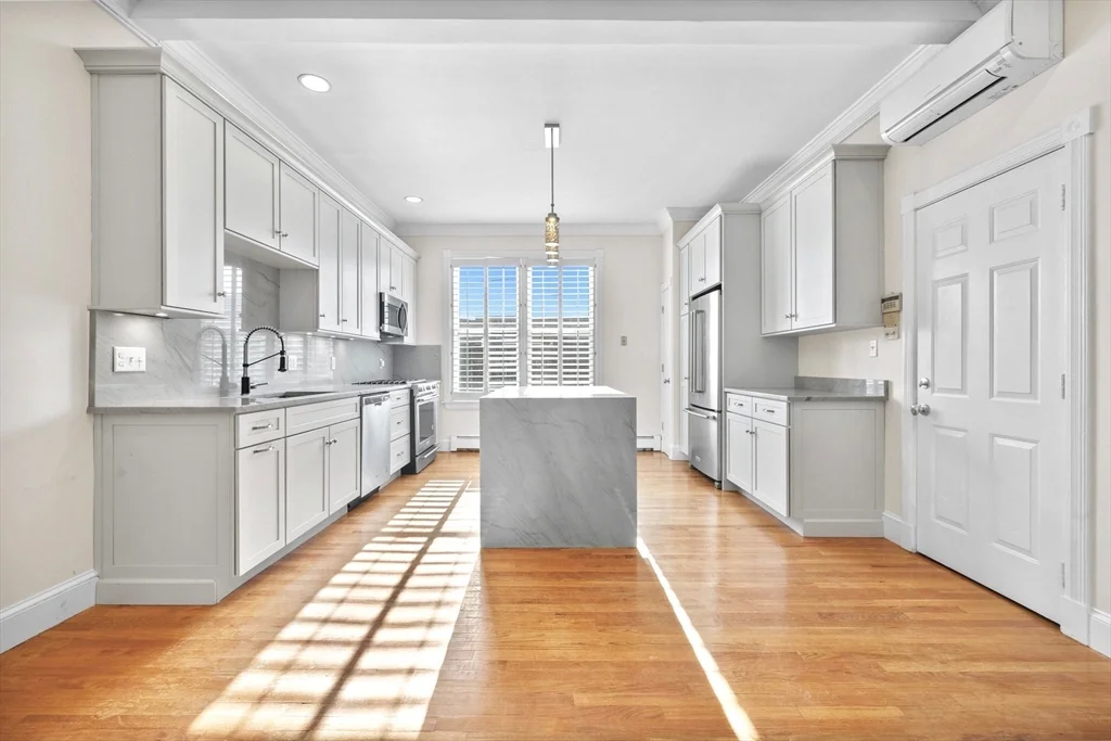 2 bed, 2 bath apartment for rent at 88 Washington St Unit A, Charlestown — photo 2 of 15