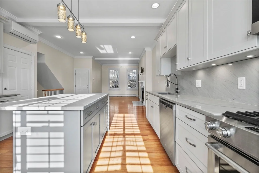 2 bed, 2 bath apartment for rent at 88 Washington St Unit A, Charlestown — photo 4 of 15