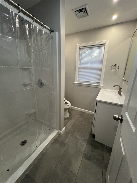 3 bed, 1 bath apartment for rent at 88 Water Unit 1, Milford — photo 20 of 23