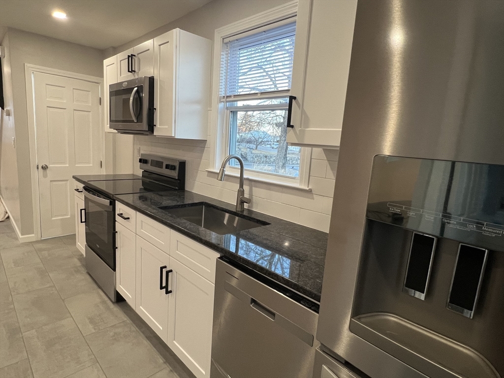 3 bed, 1 bath apartment for rent at 88 Water Unit 1, Milford — photo 6 of 23
