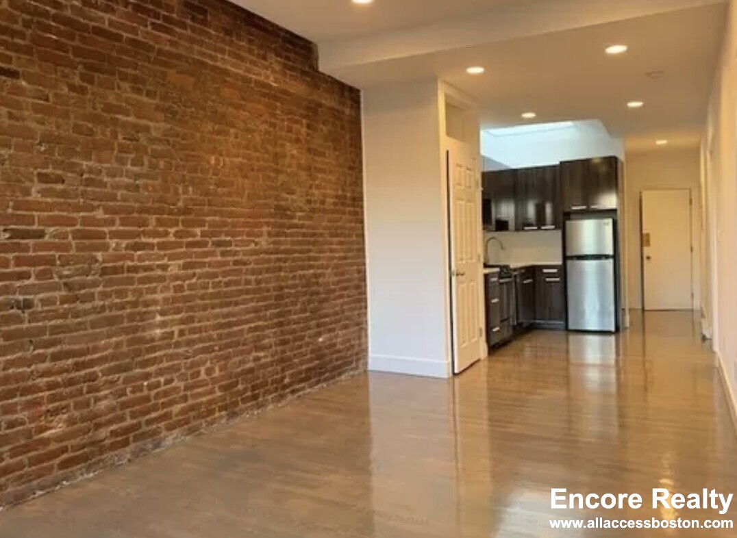 2 bed, 1 bath apartment for rent at 88 West Cedar St Unit 2D, Beacon Hill — photo 4 of 8