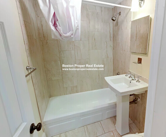 2 bed, 1 bath apartment for rent at 88 West Cedar St Unit 3, Beacon Hill — photo 9 of 12