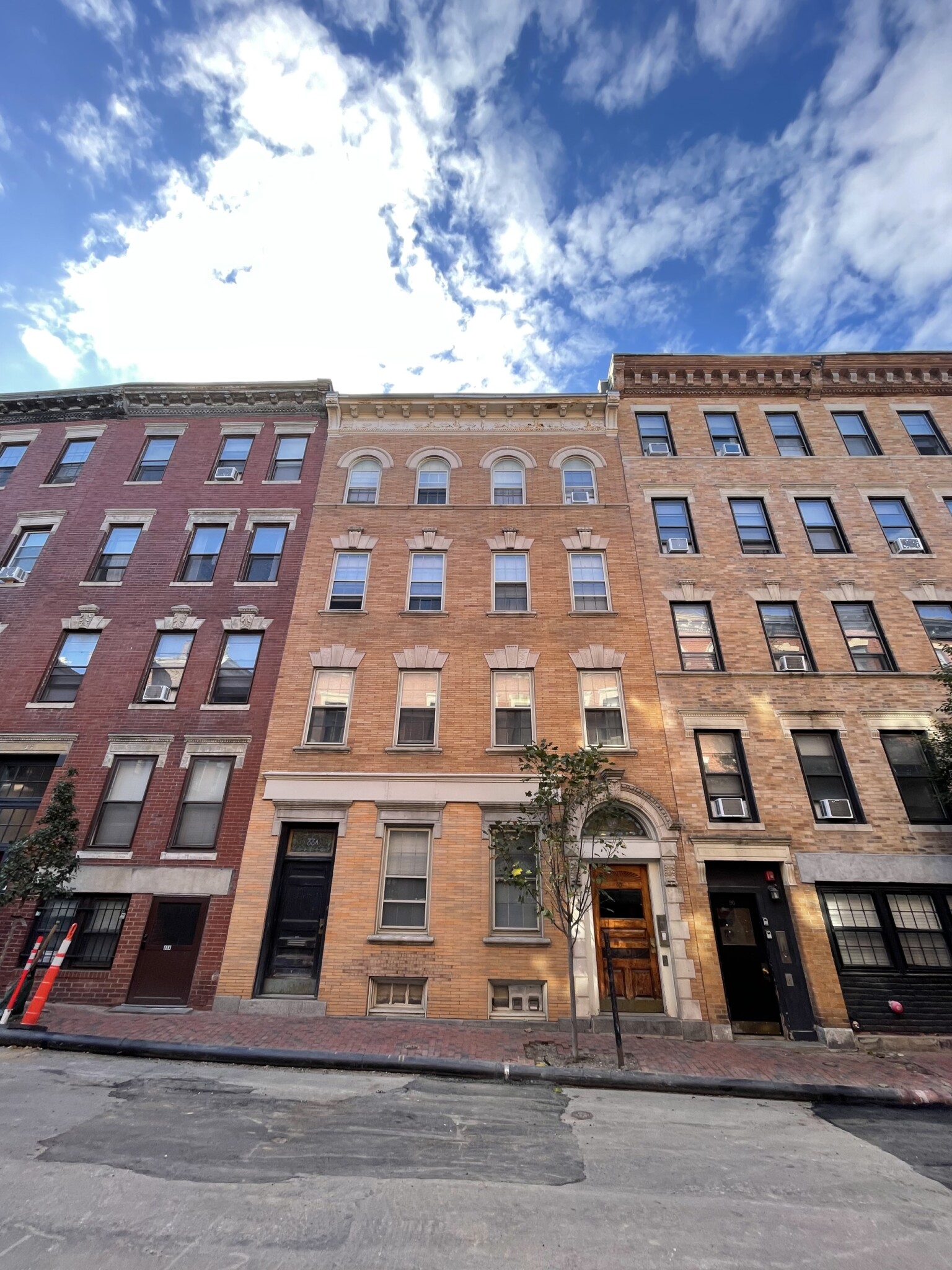 2 bed, 1 bath apartment for rent at 88 West Cedar St Unit 6, Beacon Hill — photo 2 of 2