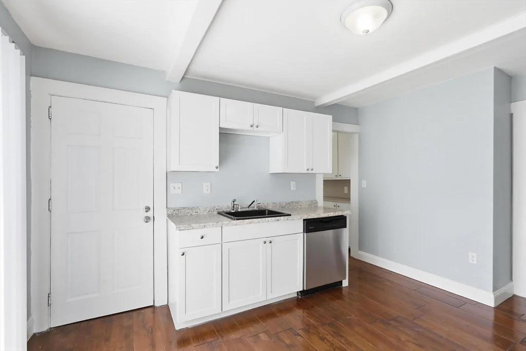3 bed, 1 bath apartment for rent at 88 Weston St Unit 1, Brockton — photo 9 of 21