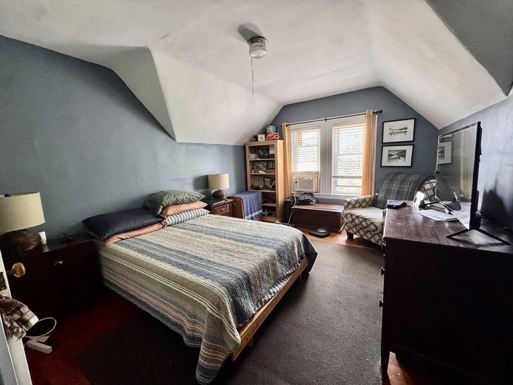 3 bed, 1 bath apartment for rent at 88 Yorktown St Unit 2, Teele Square — photo 8 of 17