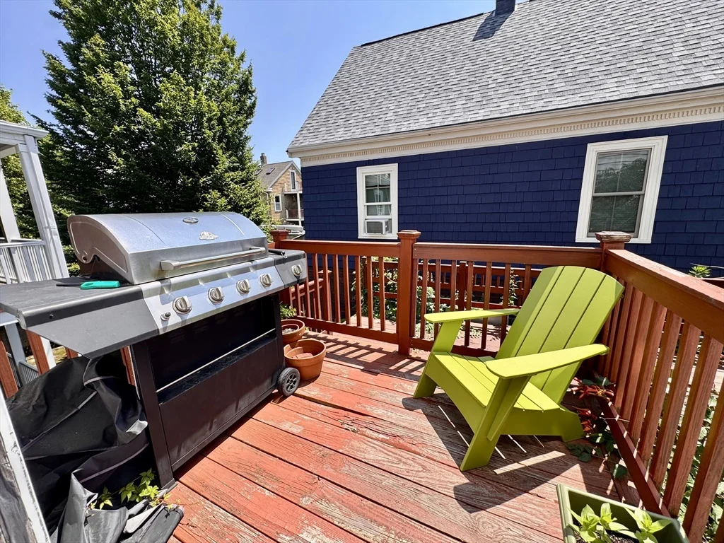 3 bed, 1 bath apartment for rent at 88 Yorktown St Unit 2, Teele Square — photo 14 of 17