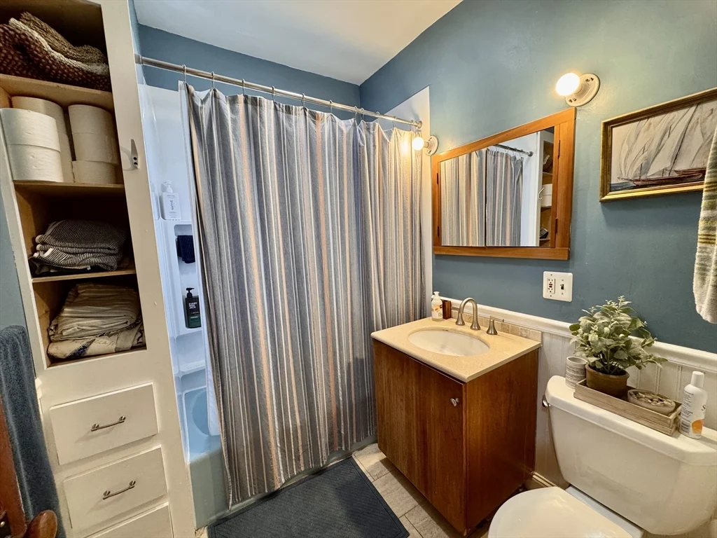 3 bed, 1 bath apartment for rent at 88 Yorktown St Unit 2, Teele Square — photo 12 of 17