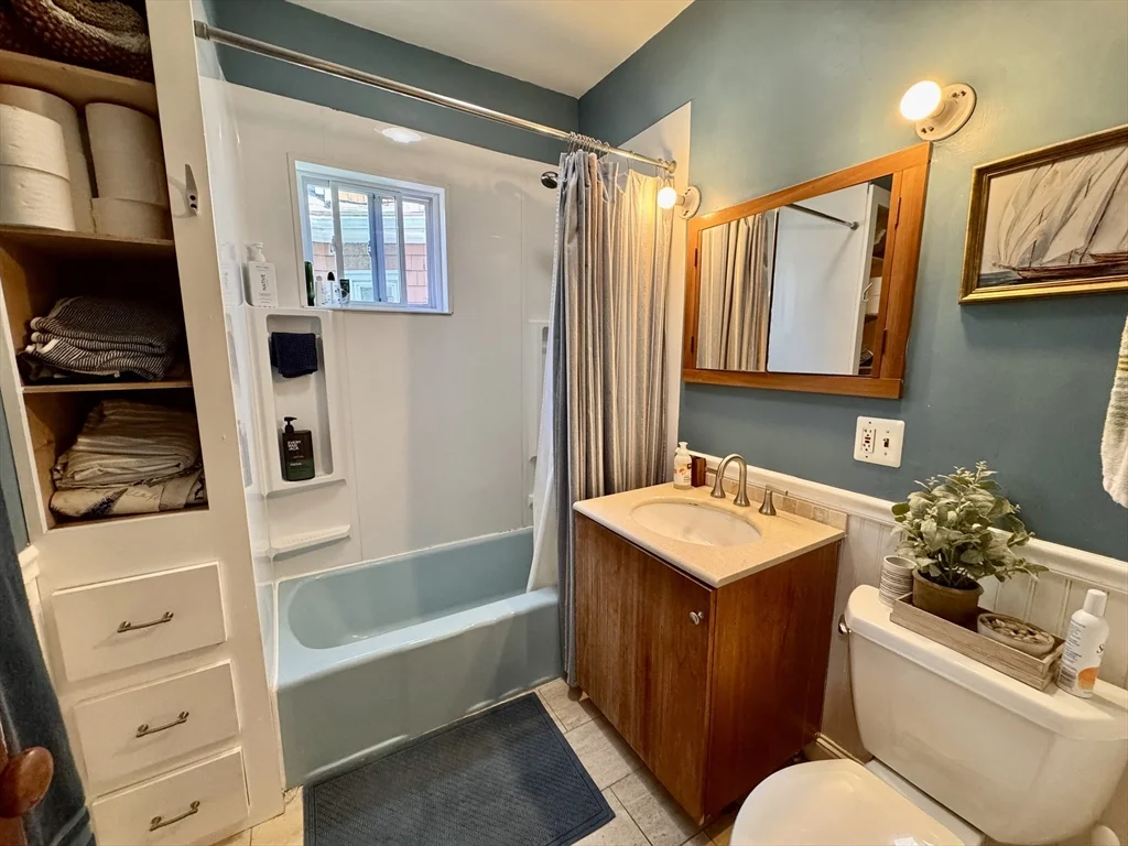 3 bed, 1 bath apartment for rent at 88 Yorktown St Unit 2, Teele Square — photo 13 of 17