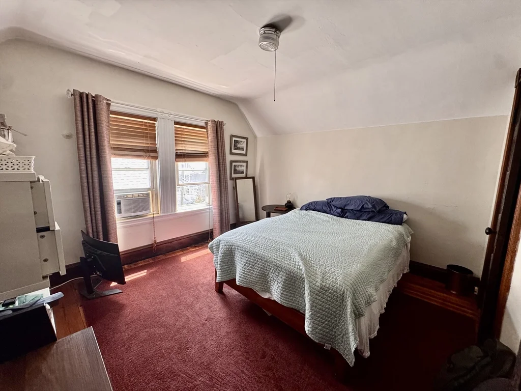 3 bed, 1 bath apartment for rent at 88 Yorktown St Unit 2, Teele Square — photo 11 of 17