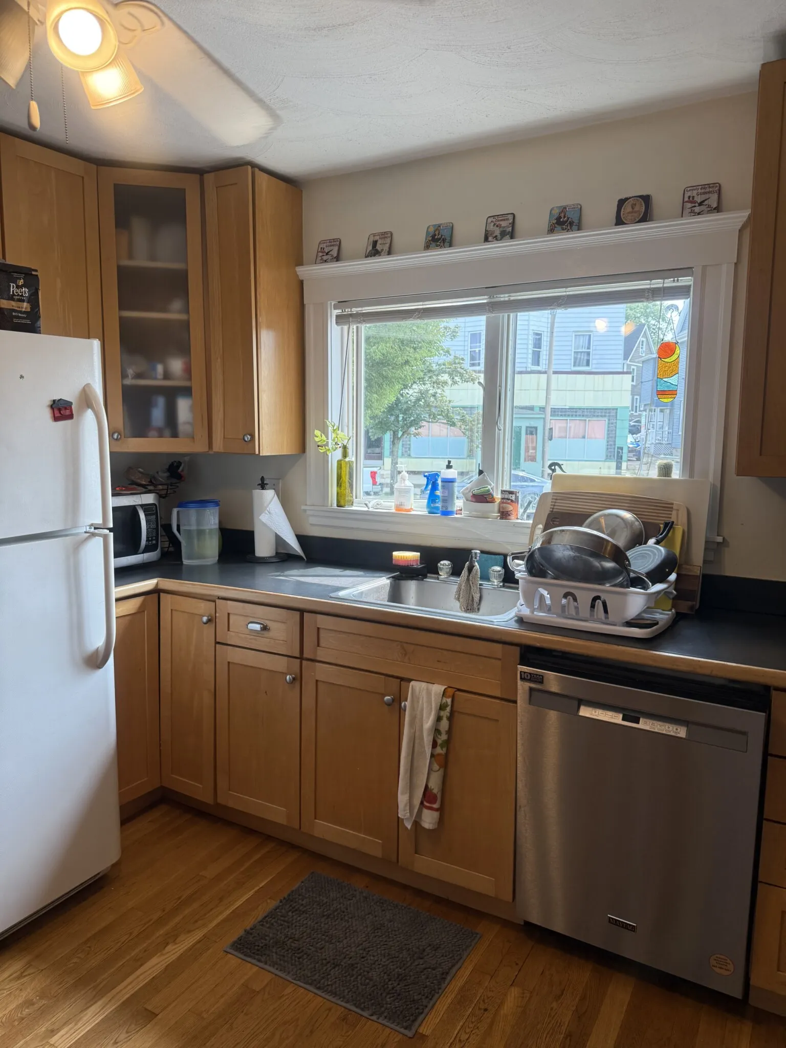 4 bed, 2 bath apartment for rent at 881 Broadway Unit 1a, Tufts — photo 2 of 24