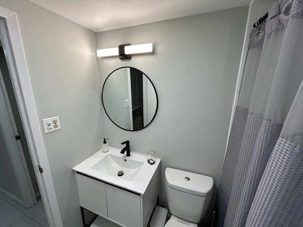 1 bed, 1 bath apartment for rent at 881 Broadway Unit 48, Everett — photo 11 of 16
